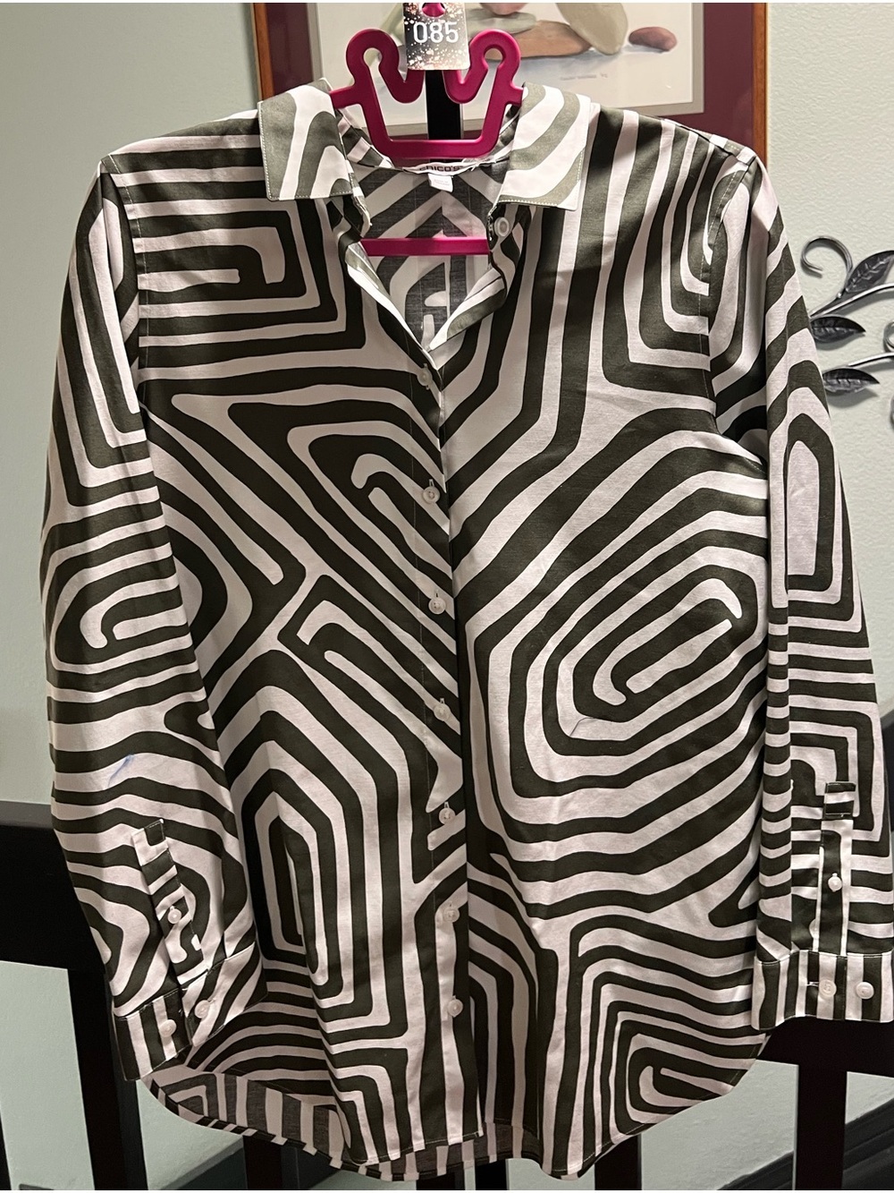 NWOT Chico's Olive Green & White Geometric Abstract Top #085